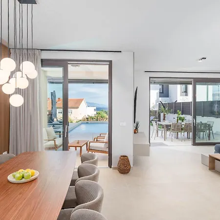 Luxury Lea Magdalena 6 With Pool And Sea View Villa Krk Town