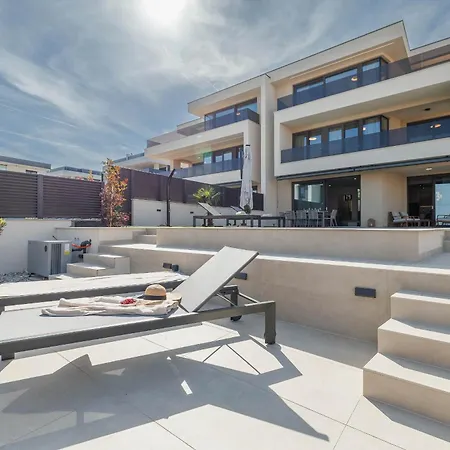 Luxury Lea Magdalena 6 With Pool And Sea View
