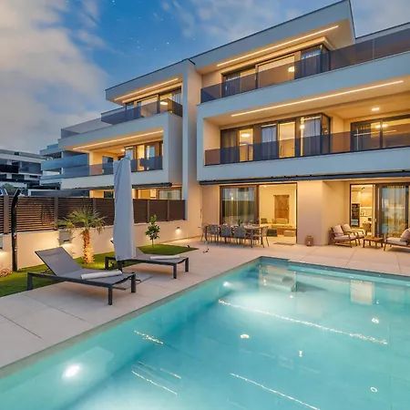 Luxury Lea Magdalena 6 With Pool And Sea View Krk Town