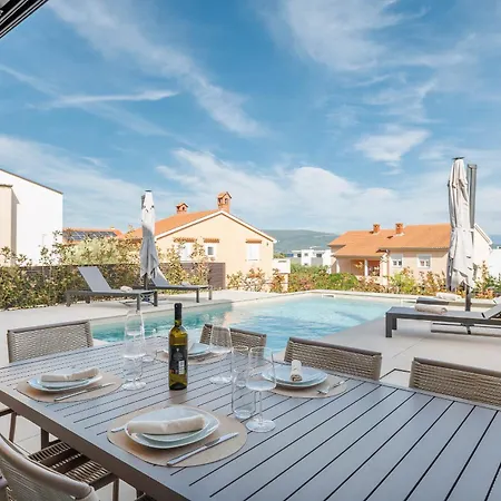 Luxury Lea Magdalena 6 With Pool And Sea View Villa *